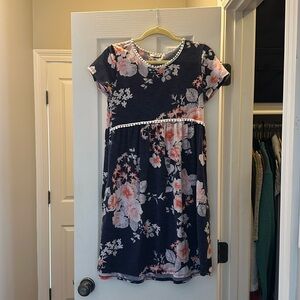 Round neck knee length shot sleeve casual spring dress